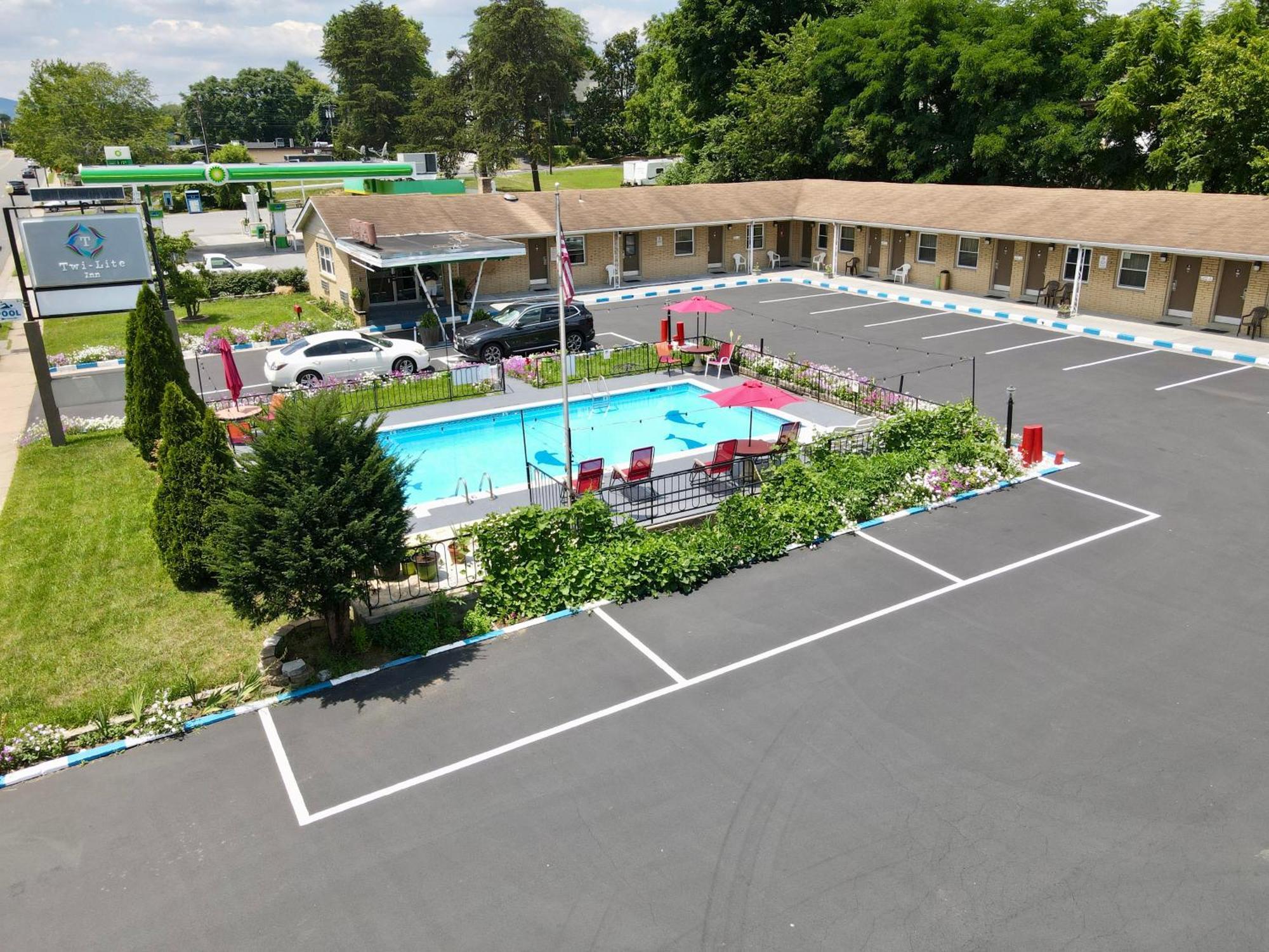 Twi-Lite Inn Фронт-Ройал Экстерьер фото