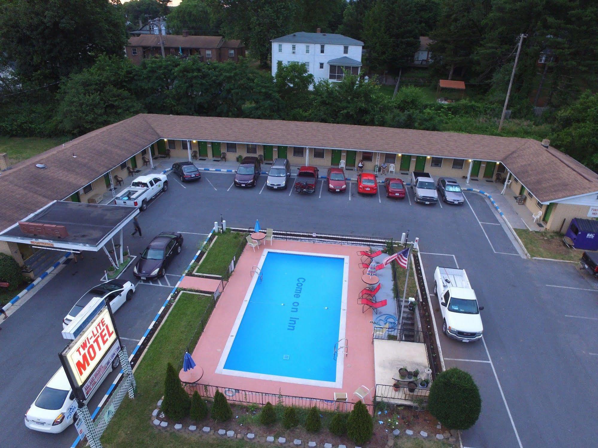 Twi-Lite Inn Фронт-Ройал Экстерьер фото